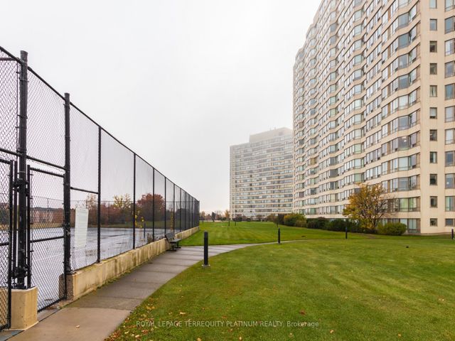 706 - 5 Greystone Walk Dr