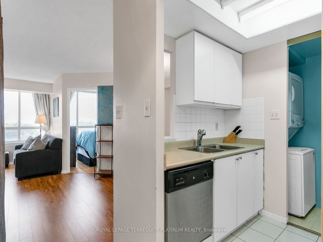 706 - 5 Greystone Walk Dr