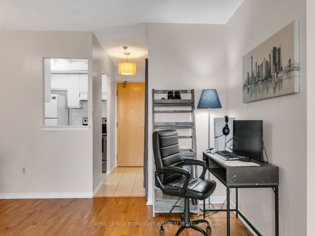 706 - 5 Greystone Walk Dr