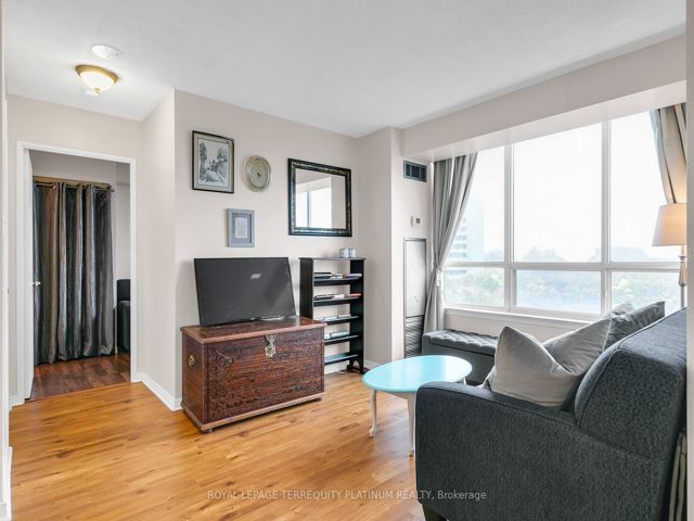 706 - 5 Greystone Walk Dr
