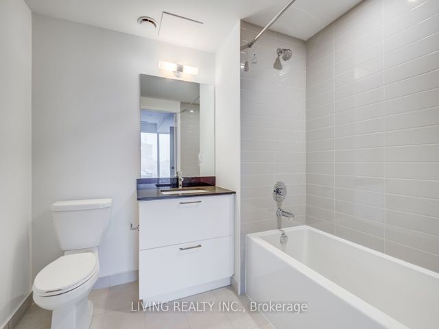 308W - 27 Bathurst St