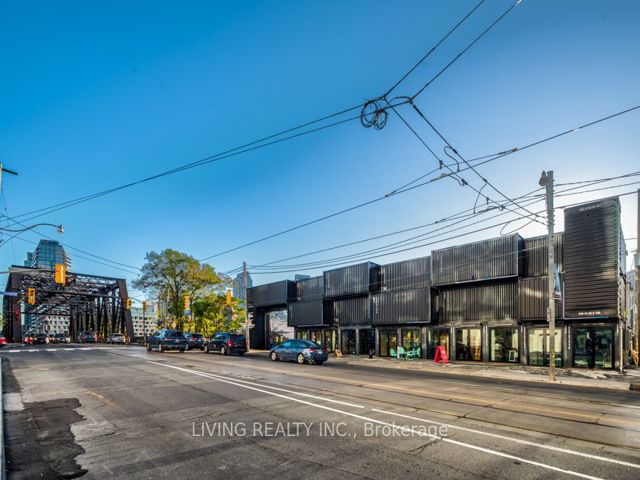 308W - 27 Bathurst St