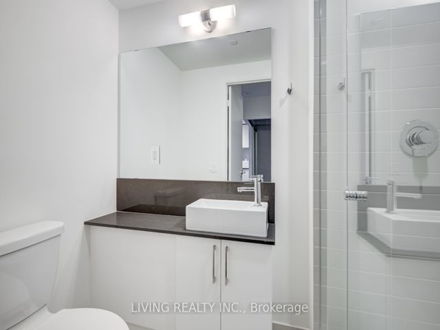 308W - 27 Bathurst St