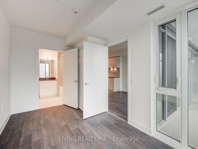 308W - 27 Bathurst St