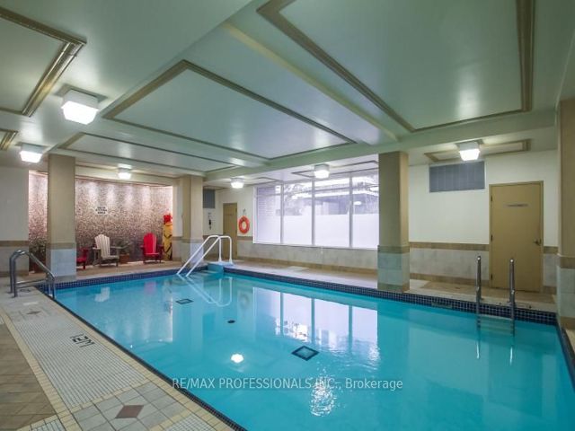 101 - 2 Aberfoyle Cres