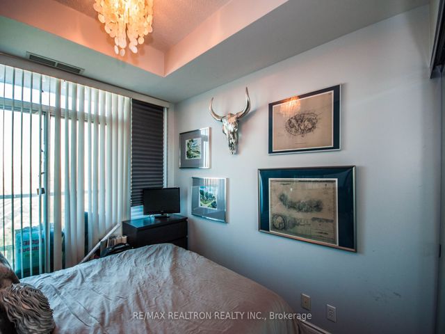 1709 - 1900 Lake Shore Blvd W