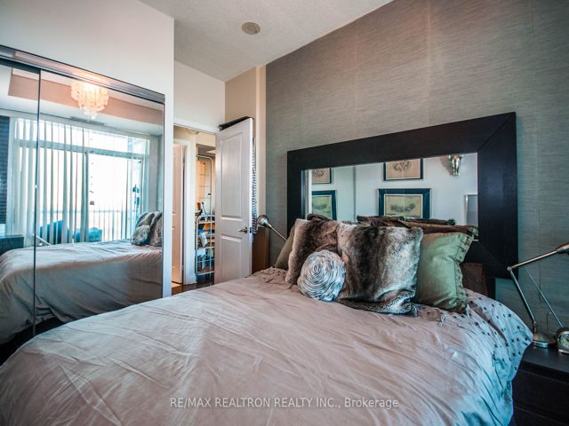 1709 - 1900 Lake Shore Blvd W