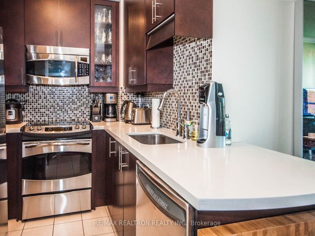 1709 - 1900 Lake Shore Blvd W