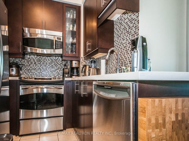 1709 - 1900 Lake Shore Blvd W