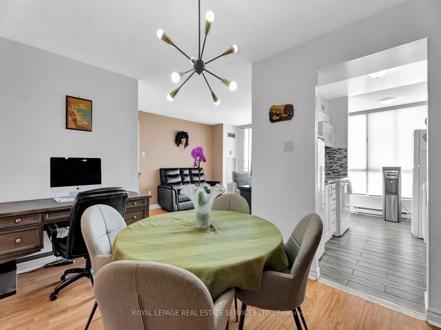 607 - 3077 Weston Rd