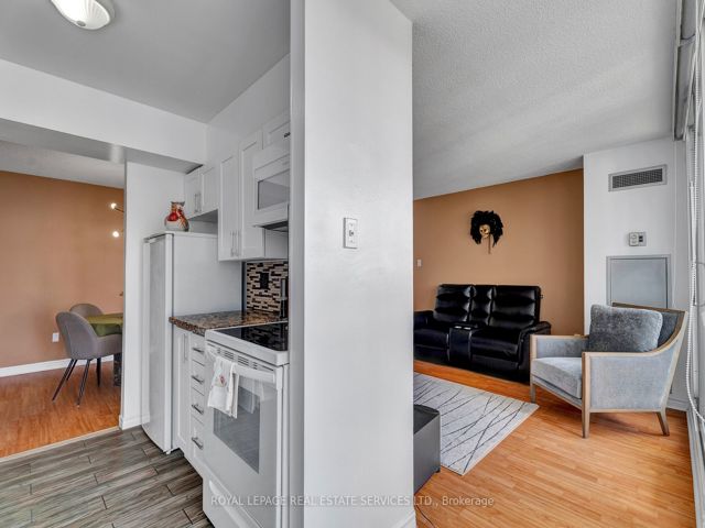 607 - 3077 Weston Rd