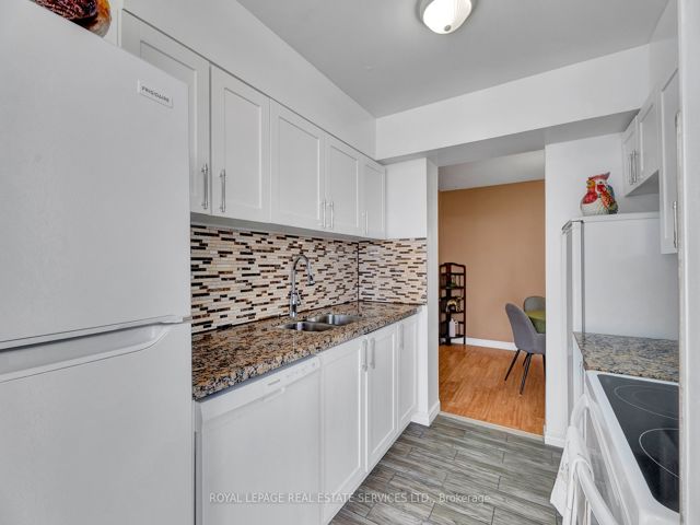 607 - 3077 Weston Rd