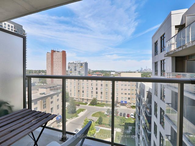 1015 - 816 Lansdowne Ave