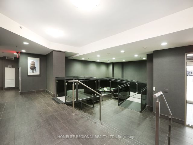 1015 - 816 Lansdowne Ave