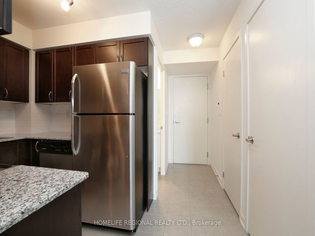 1015 - 816 Lansdowne Ave