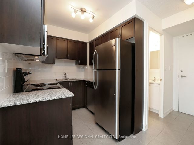 1015 - 816 Lansdowne Ave