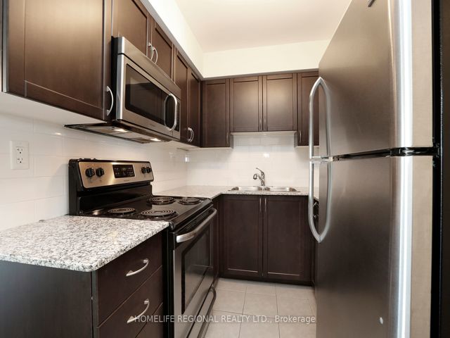 1015 - 816 Lansdowne Ave