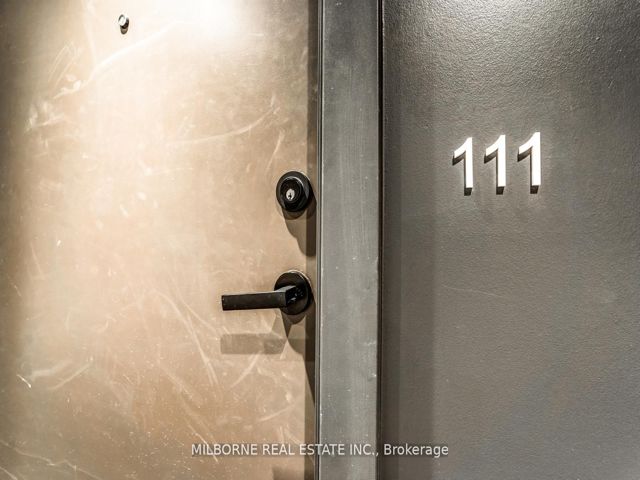 TH 111 - 57 Brock Ave