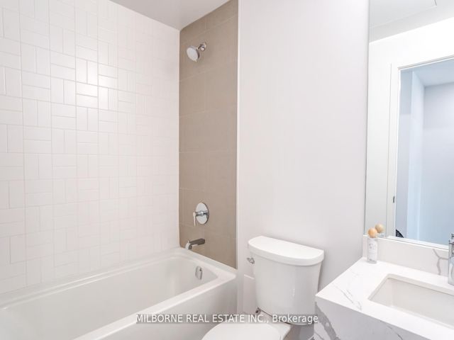 TH 111 - 57 Brock Ave