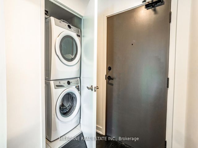 TH 111 - 57 Brock Ave