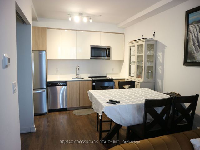 315 - 3100 Keele St