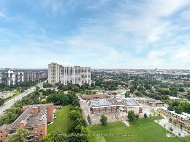 2310 - 2000 Islington Ave