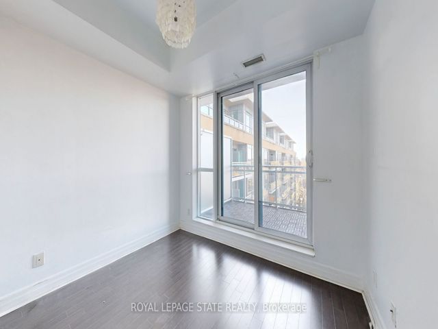 702 - 20 Gothic Ave