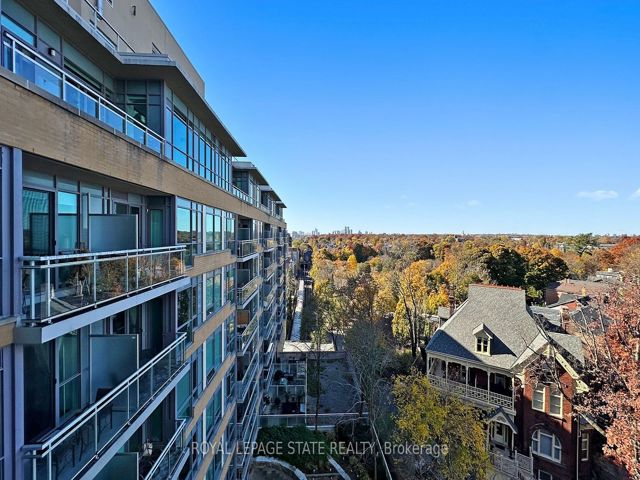 702 - 20 Gothic Ave