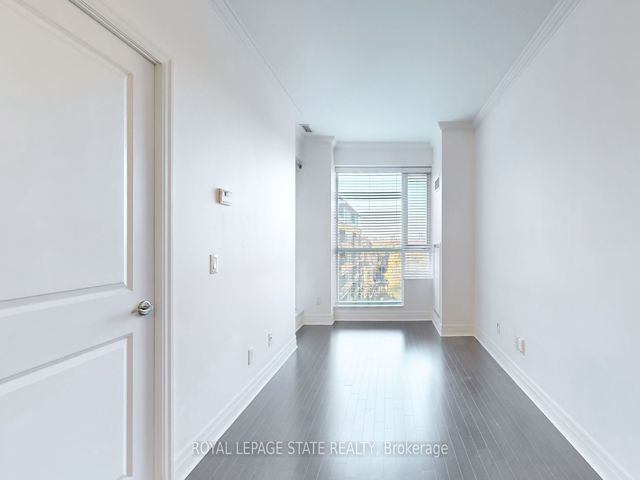 702 - 20 Gothic Ave