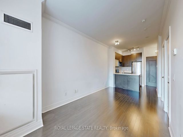 702 - 20 Gothic Ave