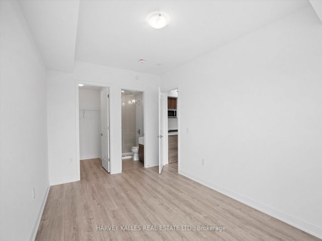 1004 - 25 Neighbourhood Lane