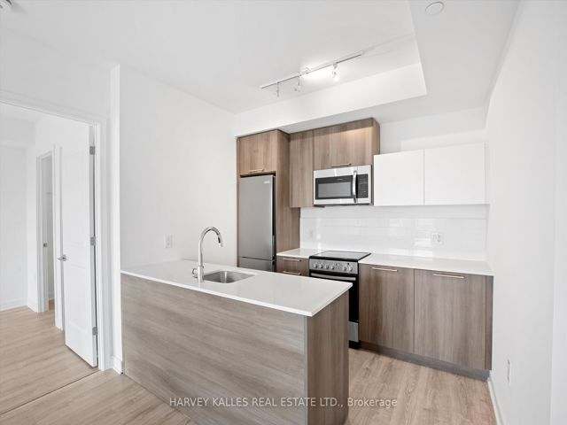 1004 - 25 Neighbourhood Lane