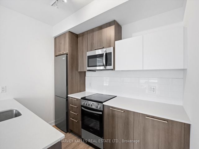 1004 - 25 Neighbourhood Lane
