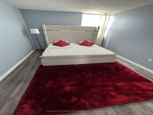 1109 - 2645 Kipling Ave W