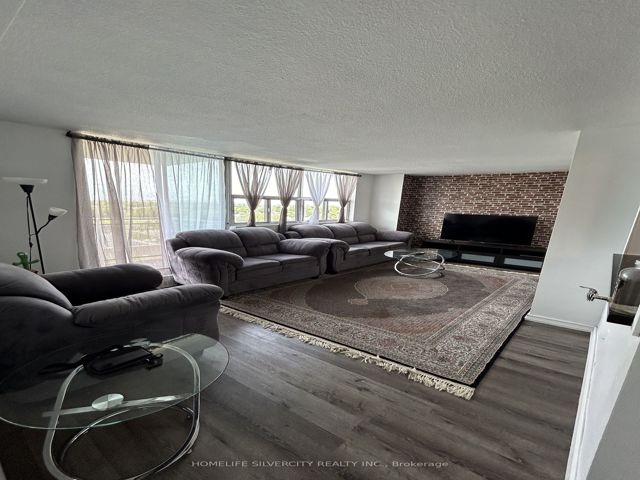 1109 - 2645 Kipling Ave W