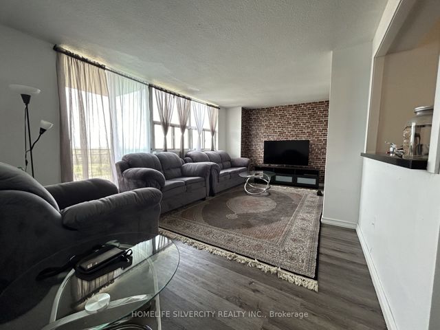 1109 - 2645 Kipling Ave W