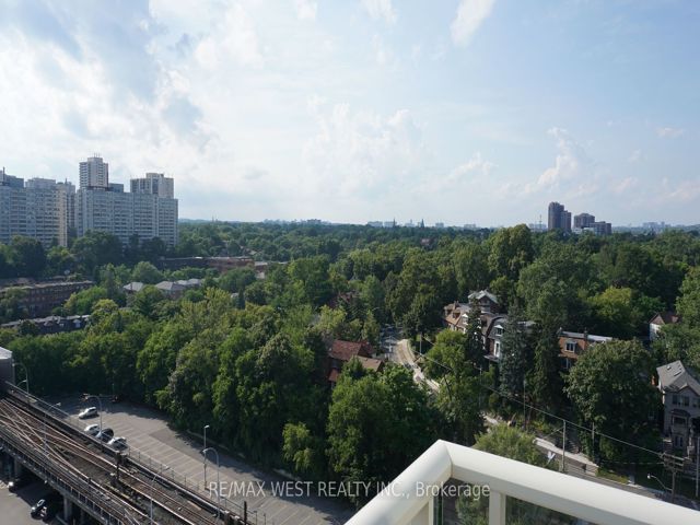 1006 - 1638 Bloor St W