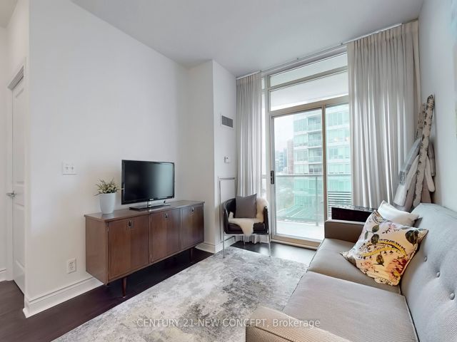704 - 1900 Lake Shore Blvd W