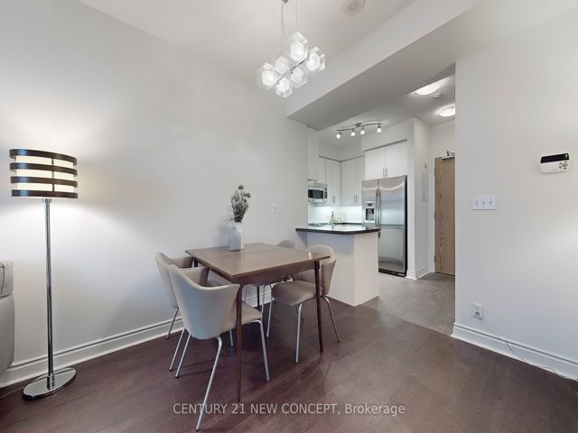 704 - 1900 Lake Shore Blvd W