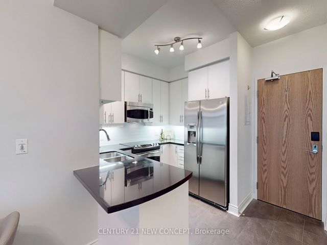 704 - 1900 Lake Shore Blvd W