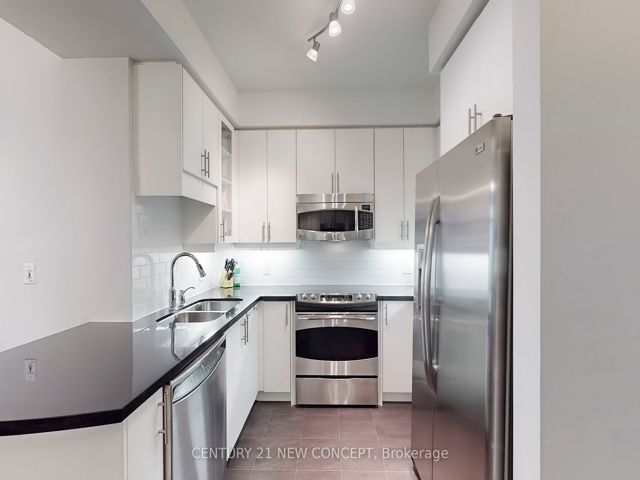 704 - 1900 Lake Shore Blvd W