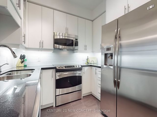 704 - 1900 Lake Shore Blvd W