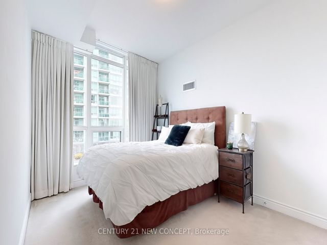 704 - 1900 Lake Shore Blvd W