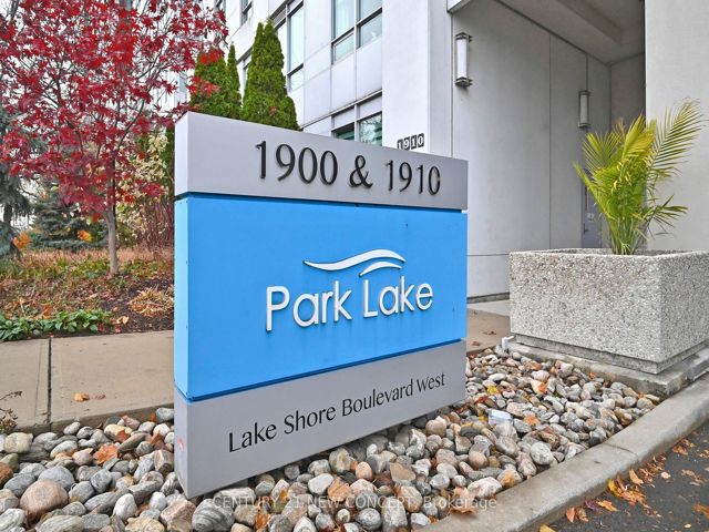 704 - 1900 Lake Shore Blvd W