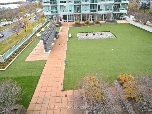 704 - 1900 Lake Shore Blvd W