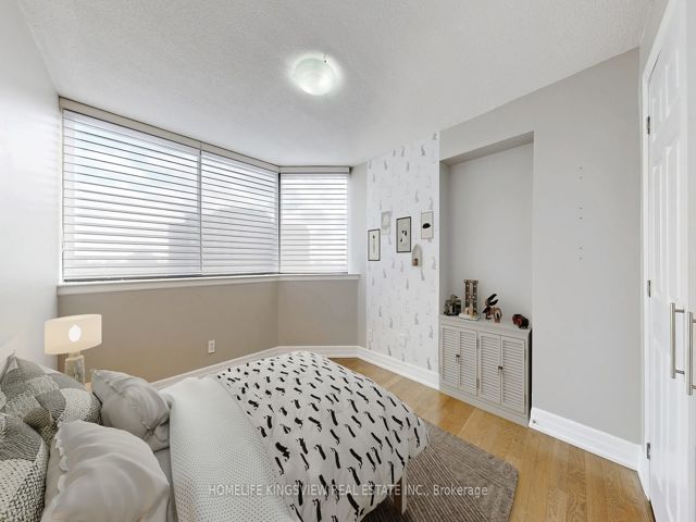 1607 - 40 Richview Rd