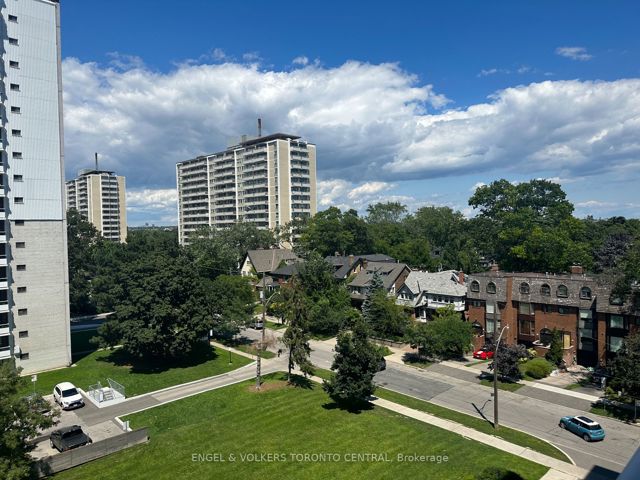 601 - 1830 Bloor St W