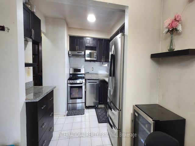 106 - 250 John Garland Blvd