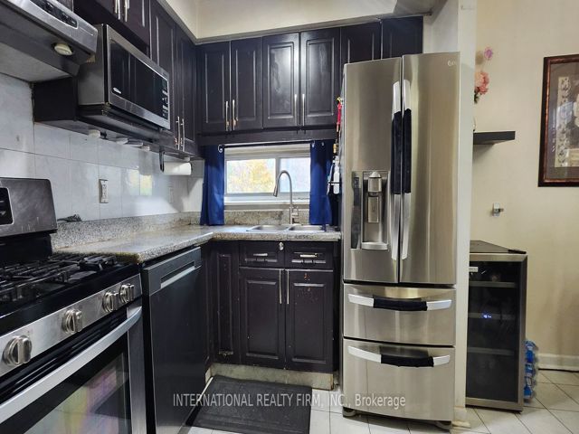 106 - 250 John Garland Blvd