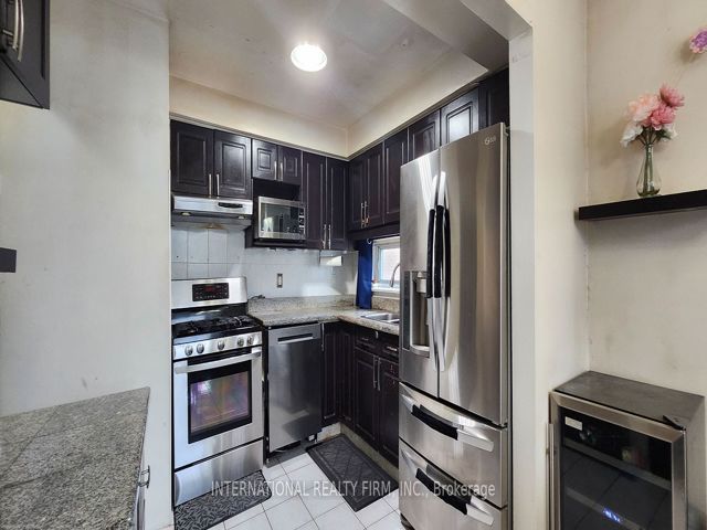 106 - 250 John Garland Blvd